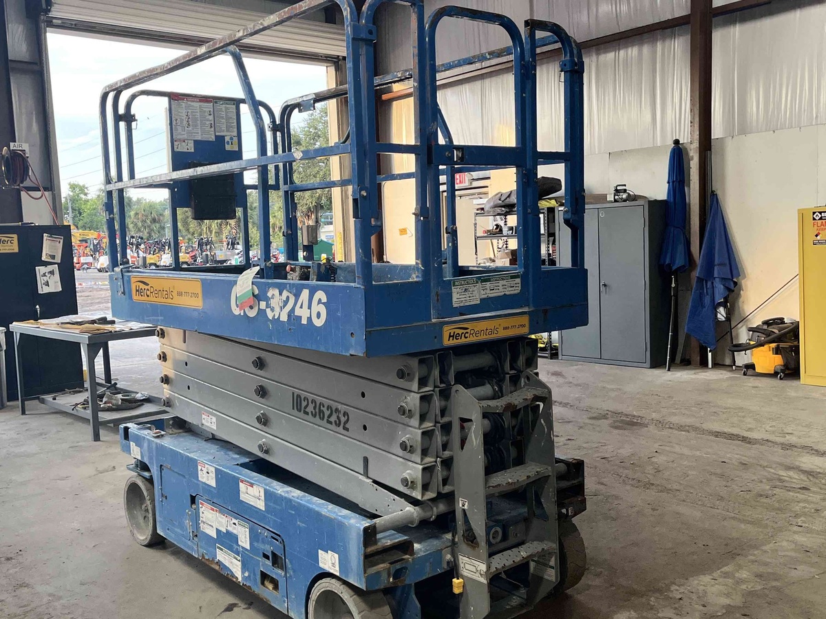 2018 Genie GS-3246-7