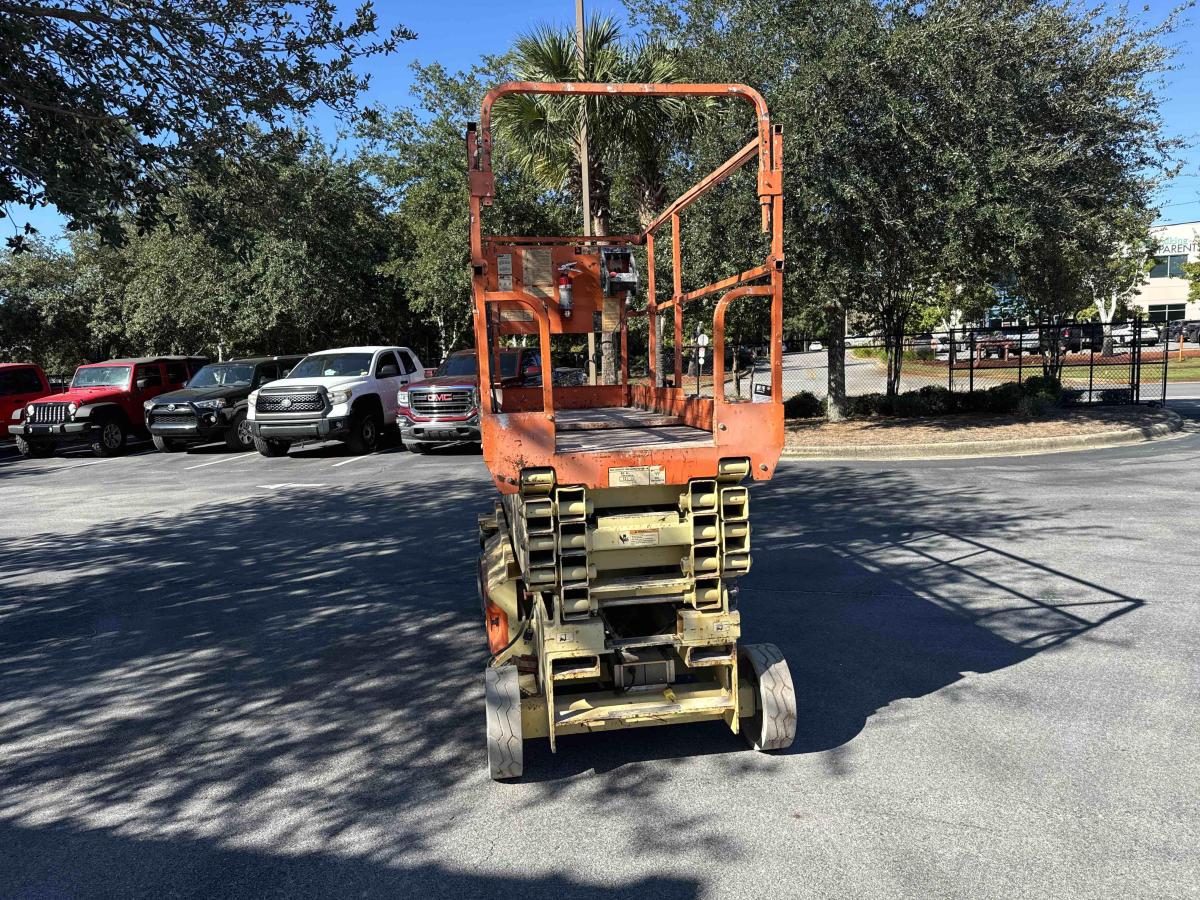 2017 JLG 2646ES