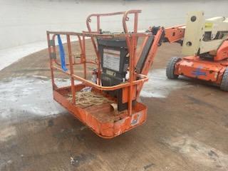2016 JLG E450AJ
