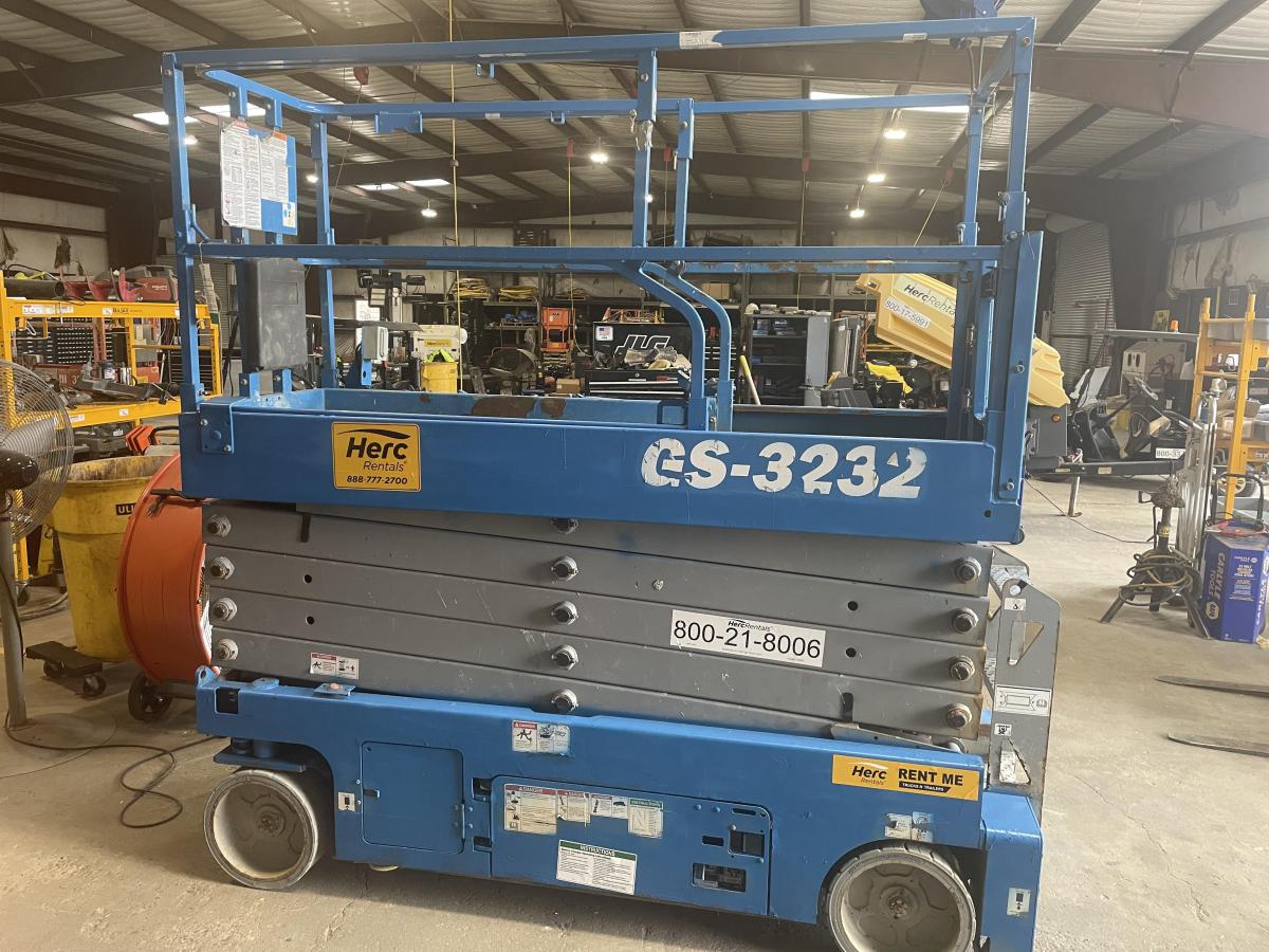 2018 Genie GS-3232