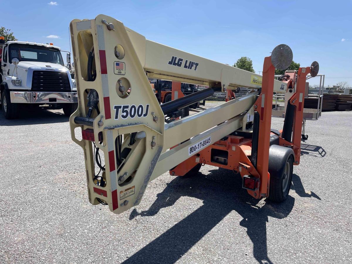 2017 JLG T500J