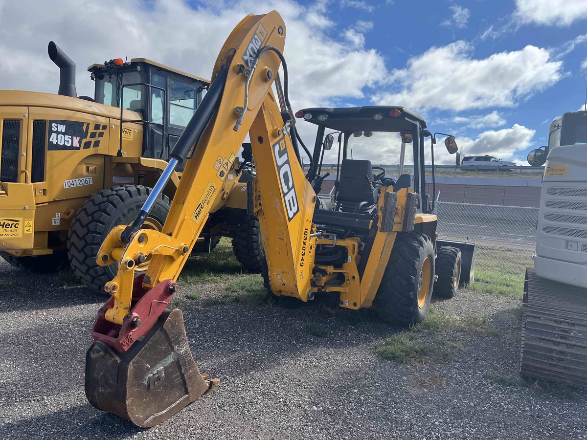 2022 JCB 3CX-2