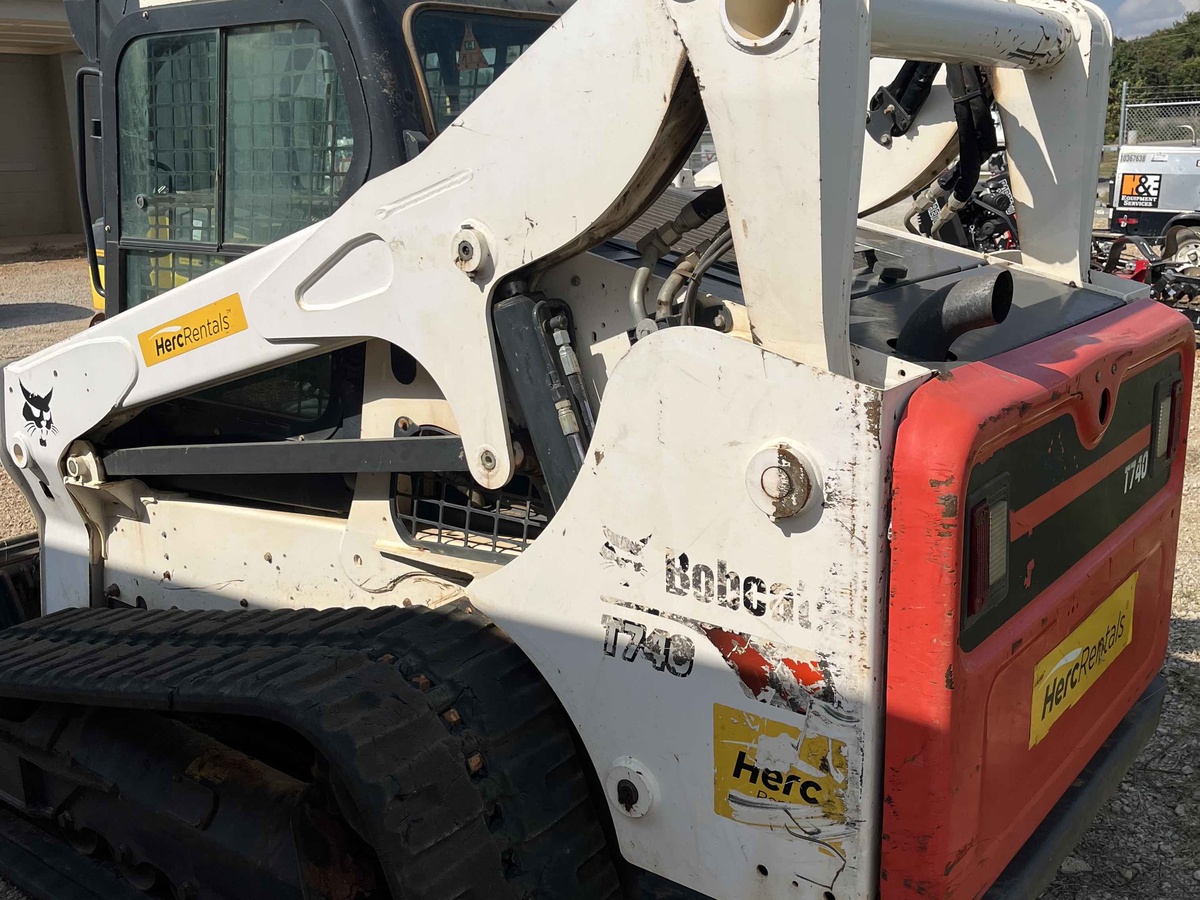 2021 Bobcat T740-4