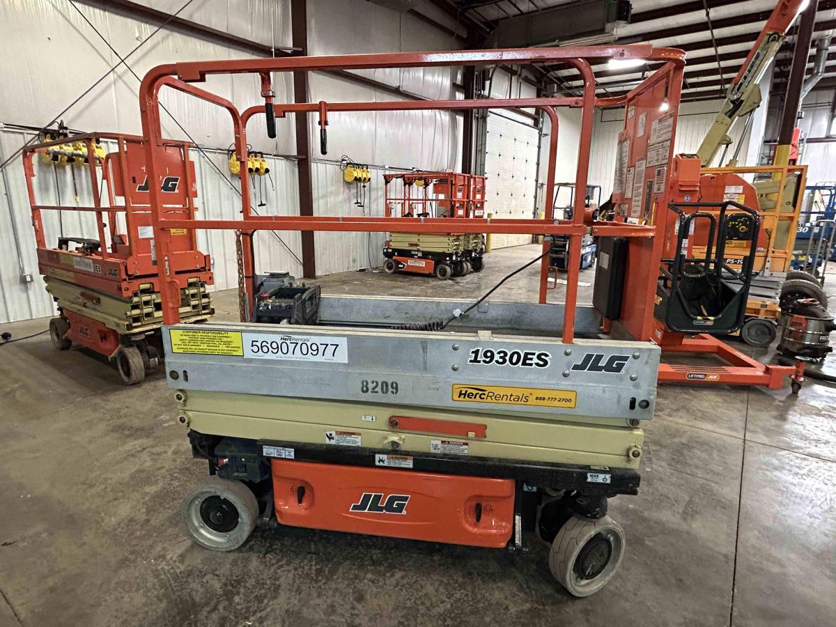 2010 JLG 1930ES