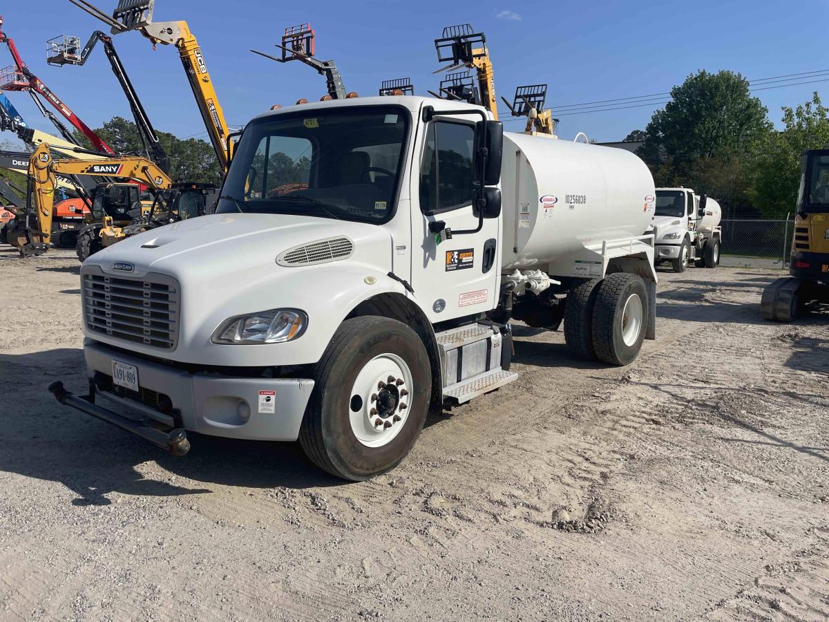 2019 Freightliner M2106