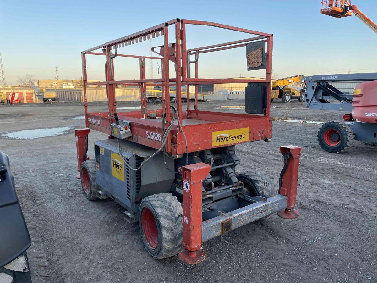 2014 Skyjack SJ-6826RT