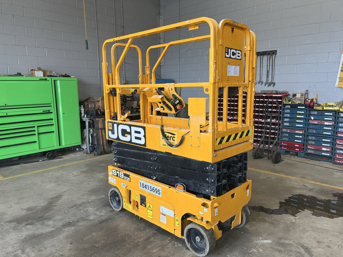 2023 JCB S1930E-4
