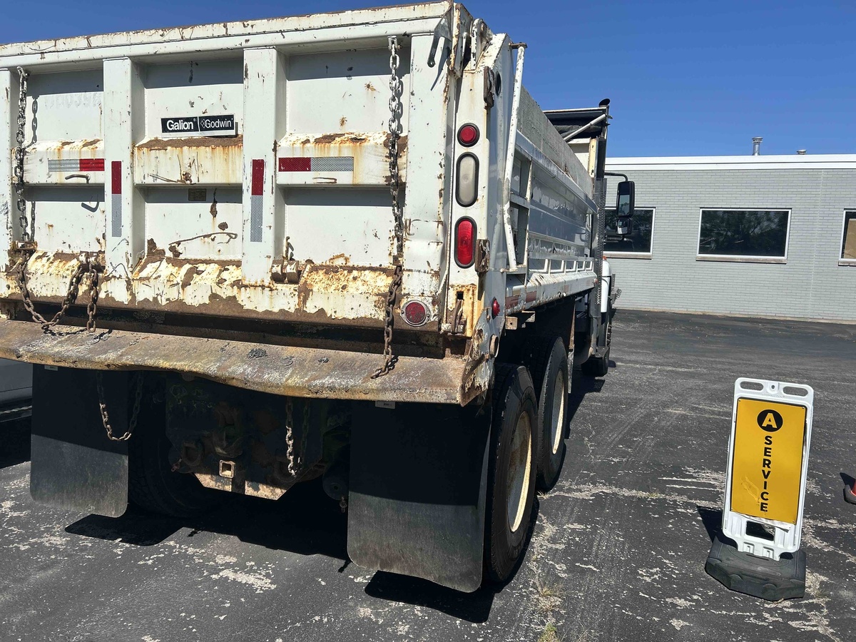 2009 International 7400-9