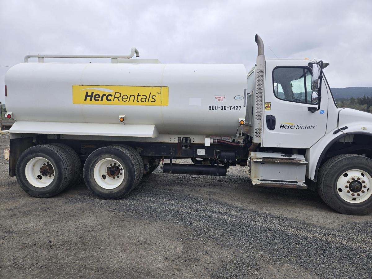 2016 Freightliner M2106-2