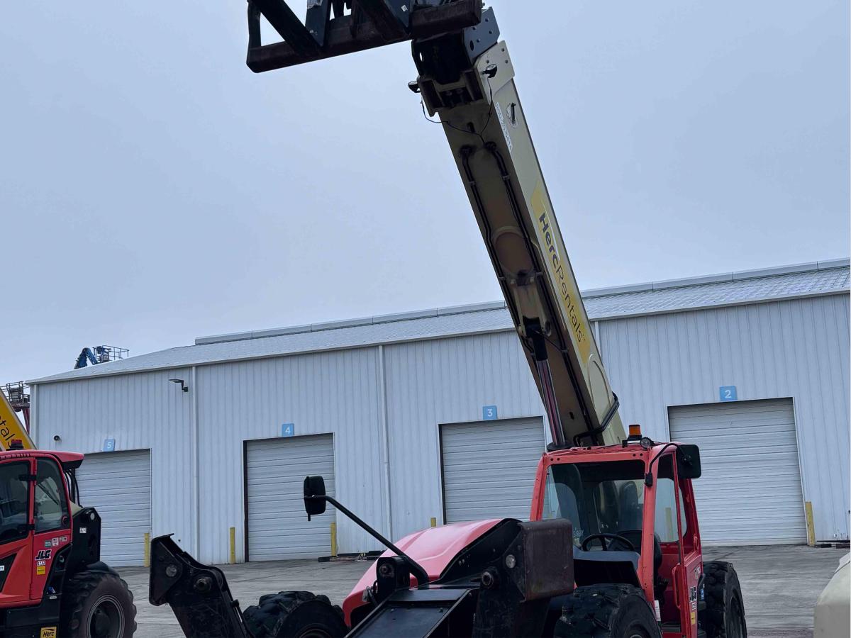 2018 JLG 1255