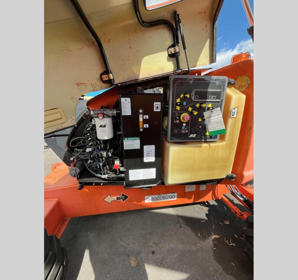 2008 JLG 600AJ