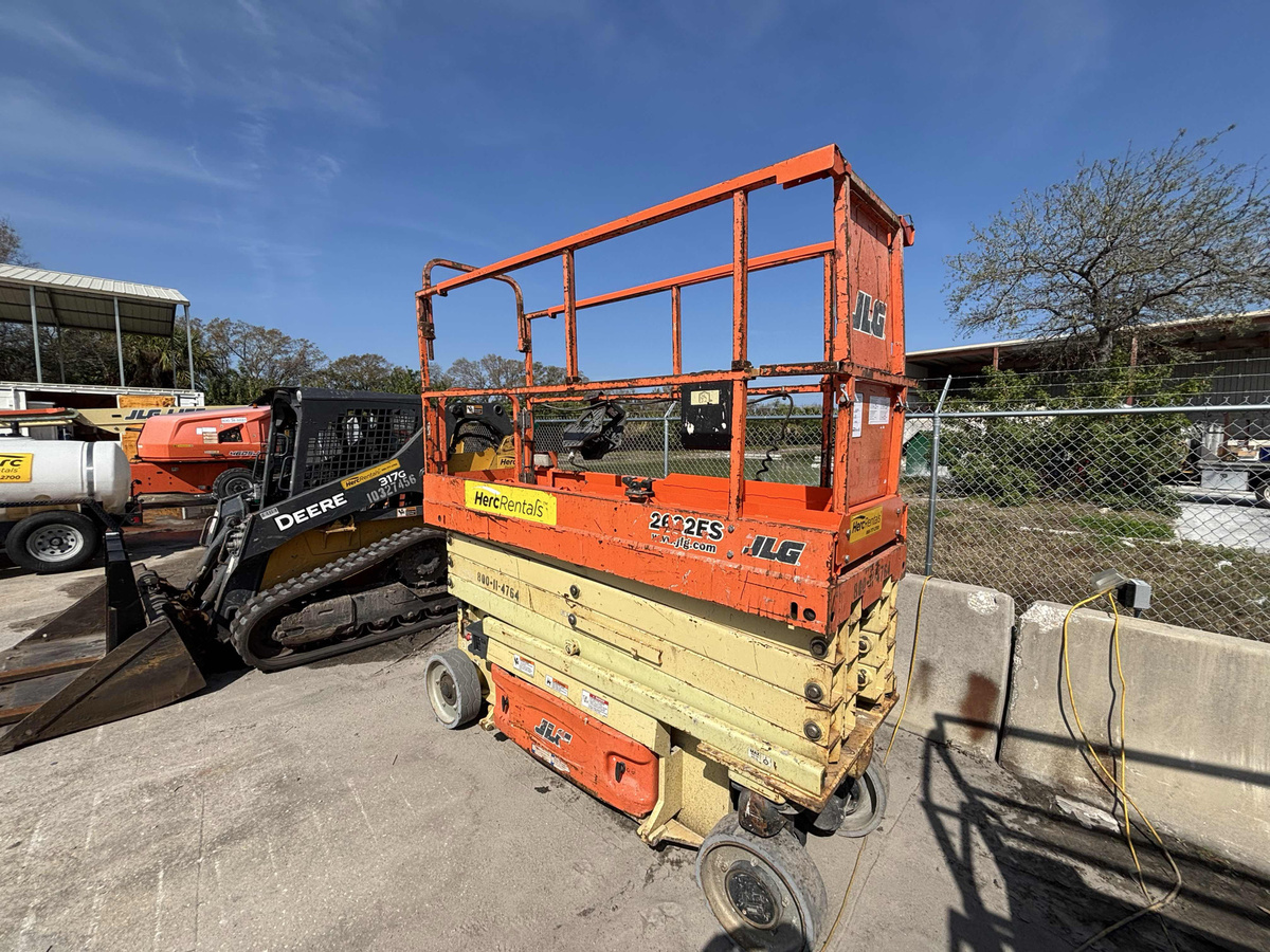 2016 JLG 2632ES