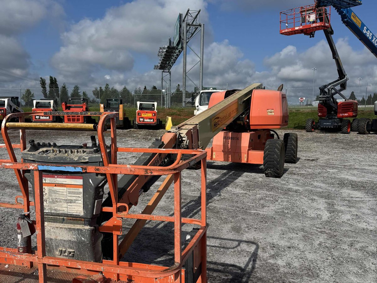 2018 JLG 660SJ