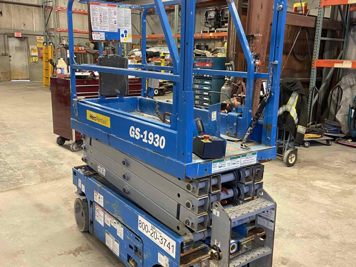 2018 Genie GS-1930