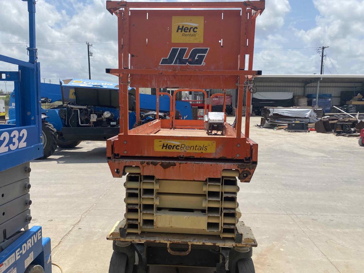 2018 JLG 3246ES