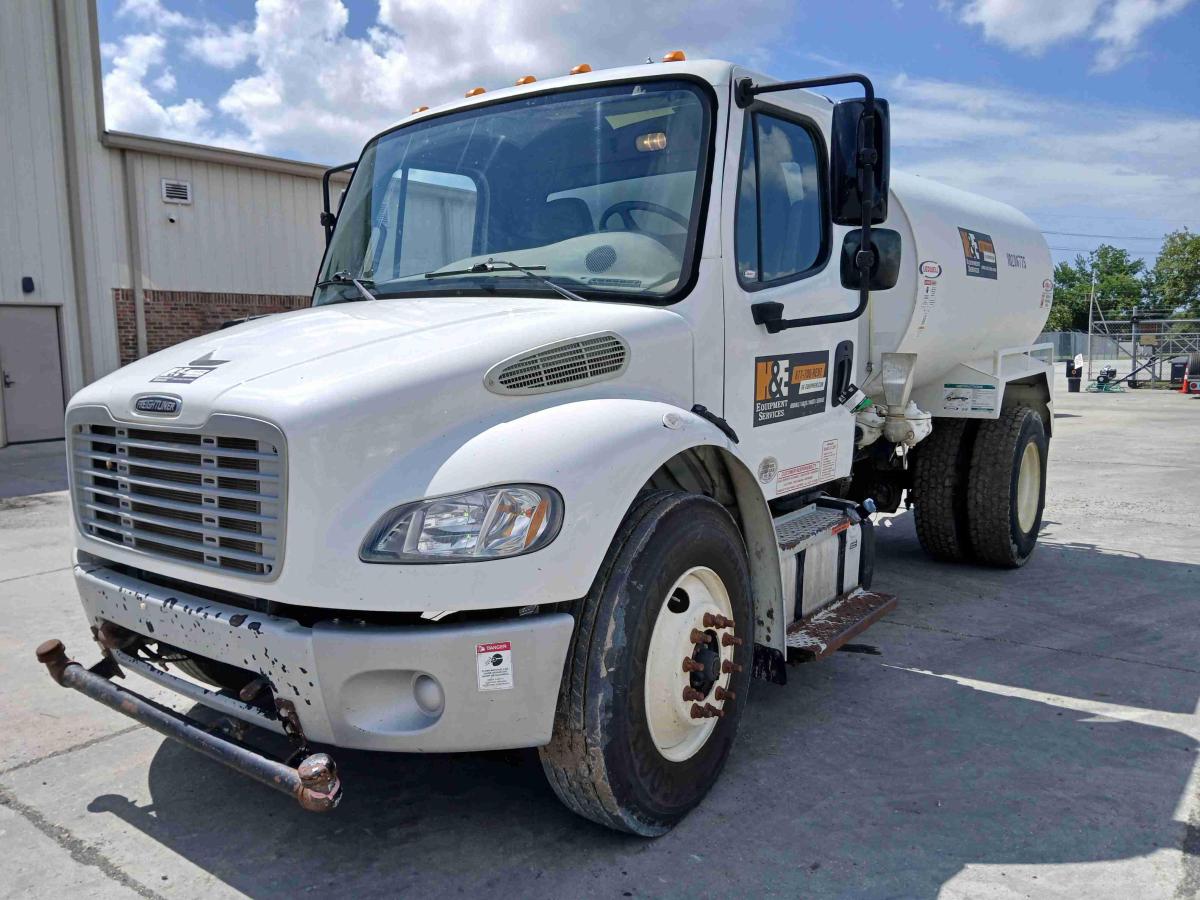 2019 Freightliner M2106-2