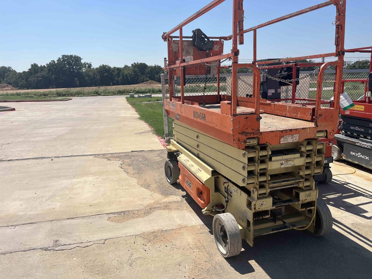 2017 JLG 2646ES
