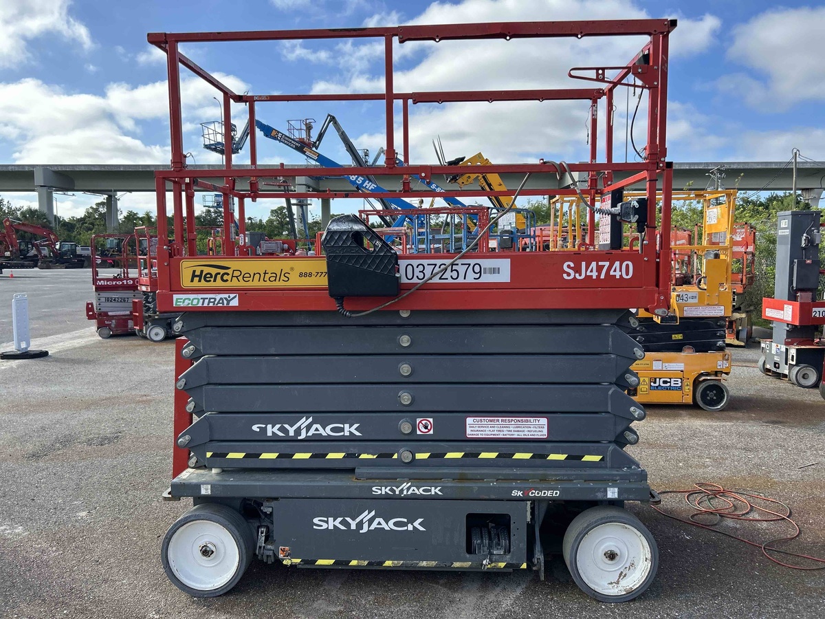 2022 Skyjack SJ4740