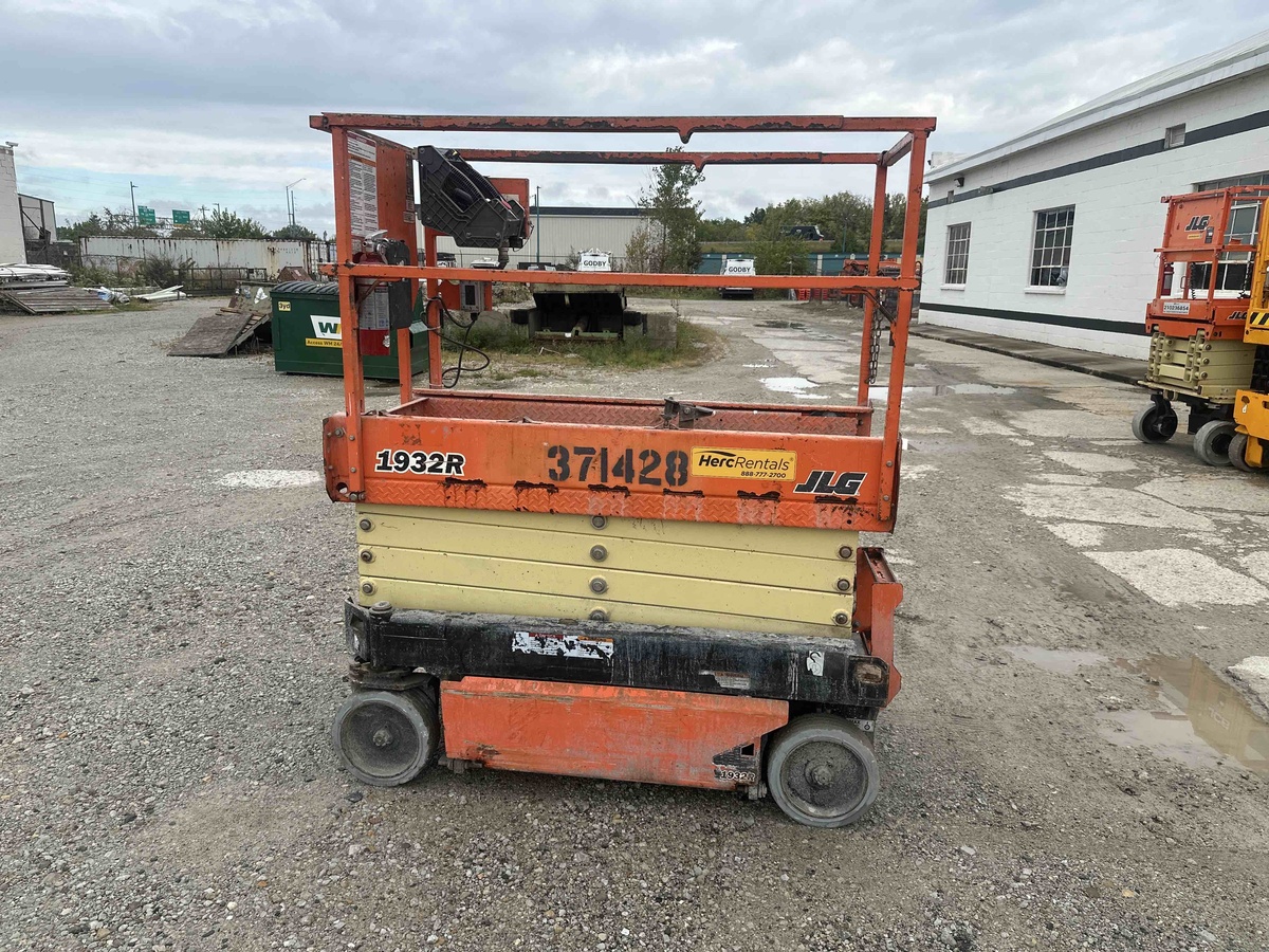 2017 JLG 1932R-6
