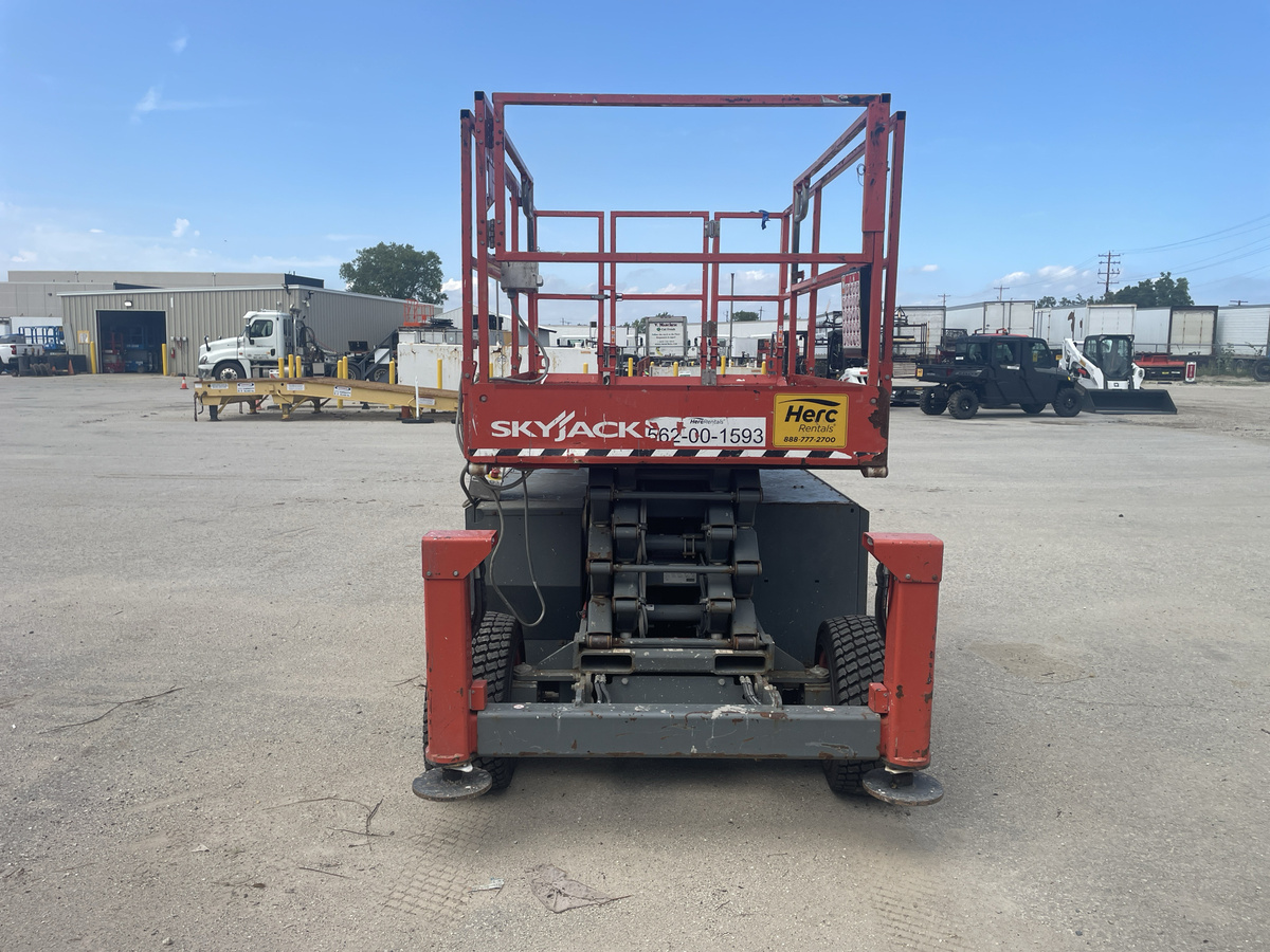 2018 Skyjack SJ-6832RT-4