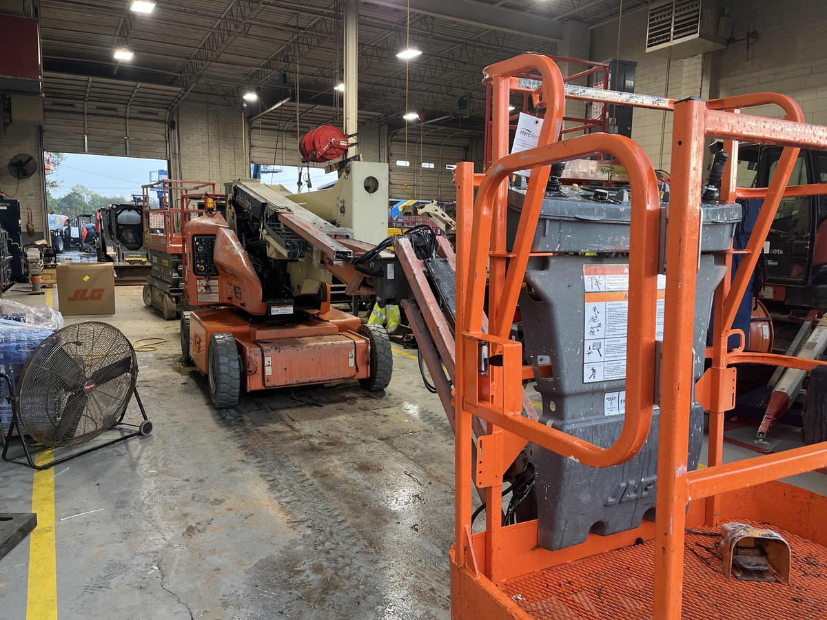 2014 JLG E400AJPN-3