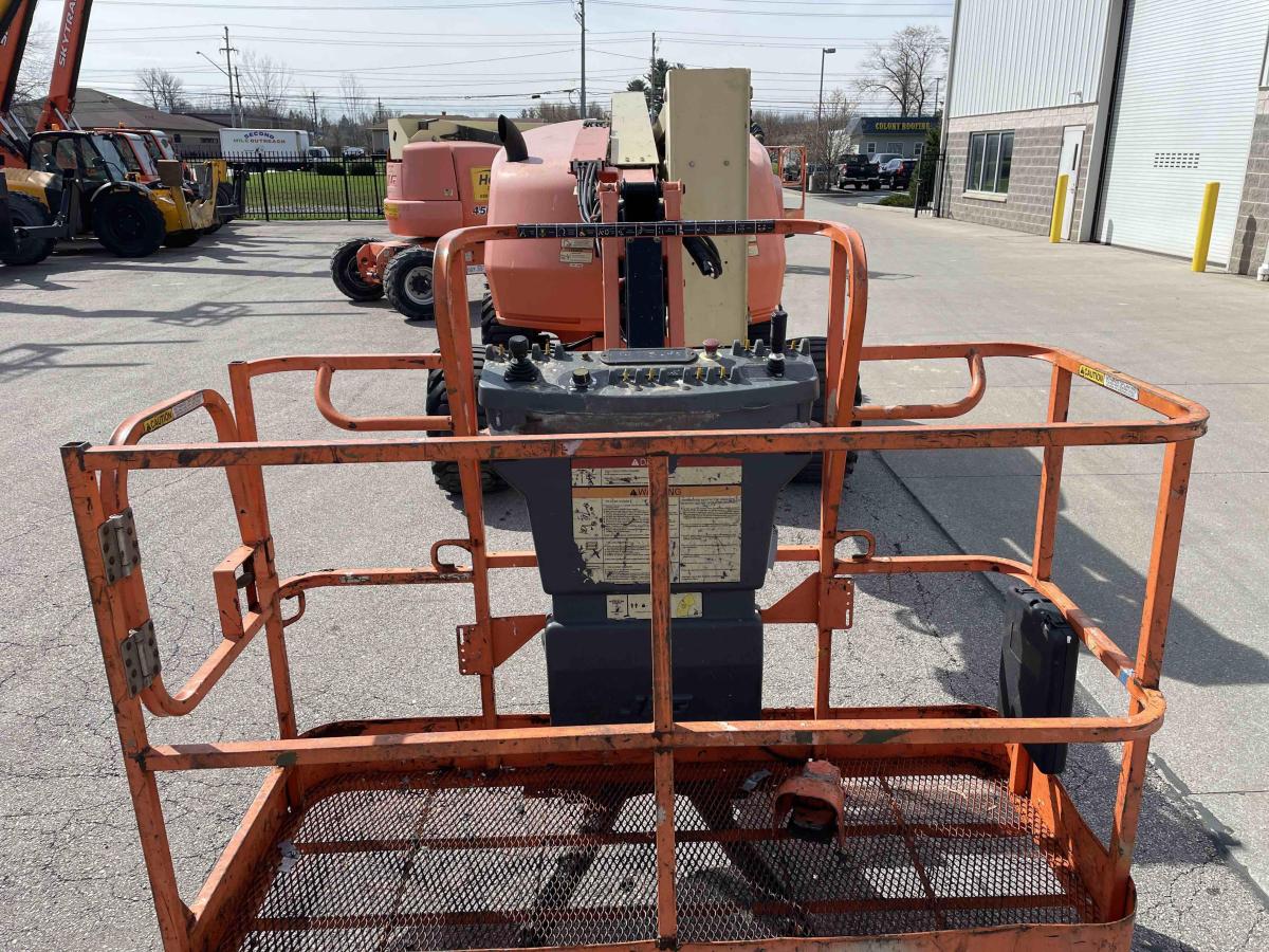2016 JLG 450AJ