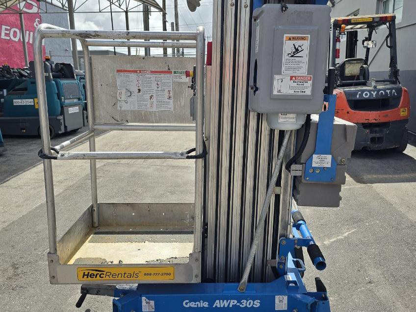 2019 Genie AWP-30S