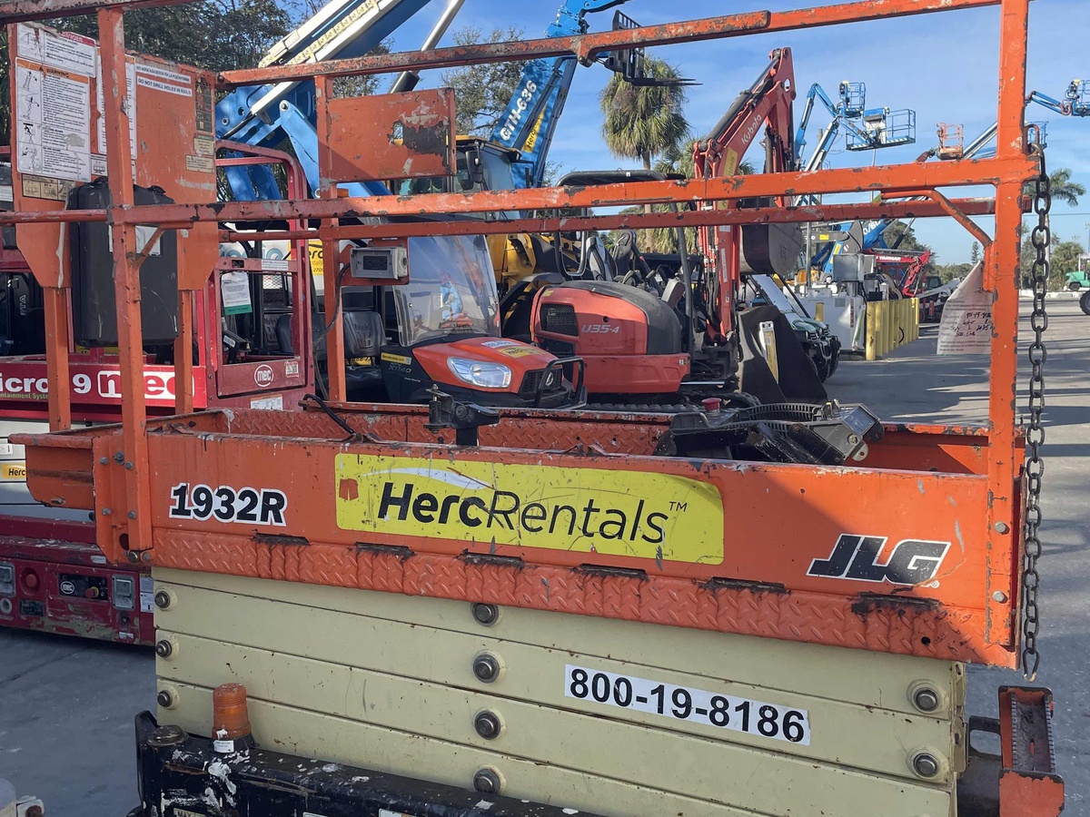2018 JLG 1932R-2