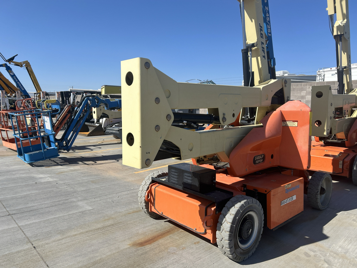 2015 JLG E400AJPN-5