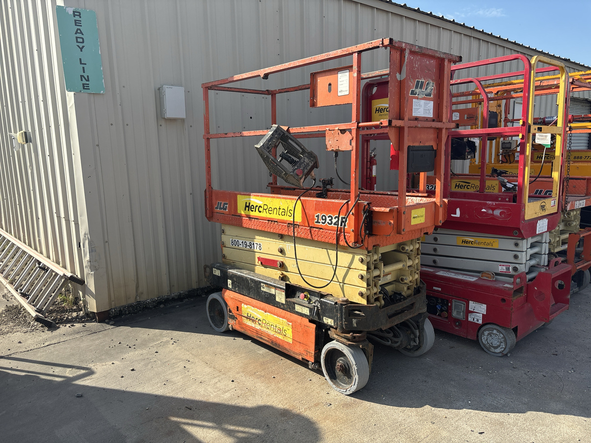 2018 JLG 1932R