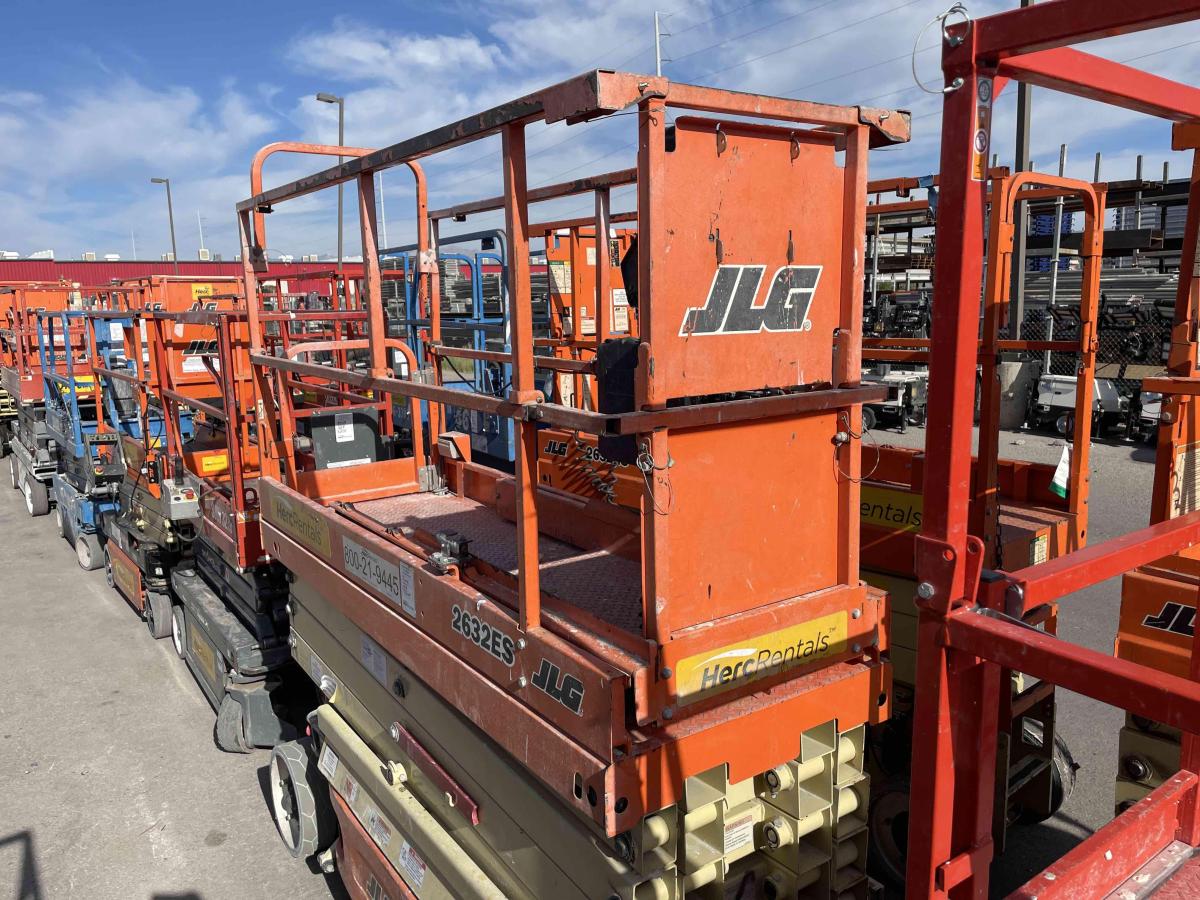 2018 JLG 2632ES