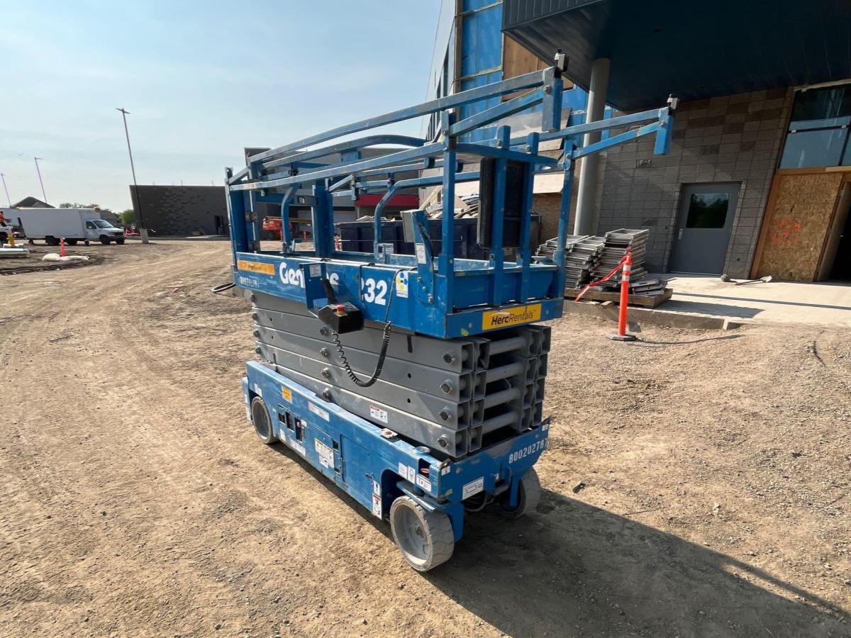 2018 Genie GS-3232-1