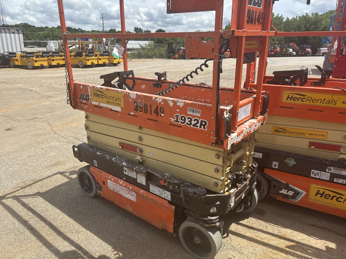 2019 JLG 1932R