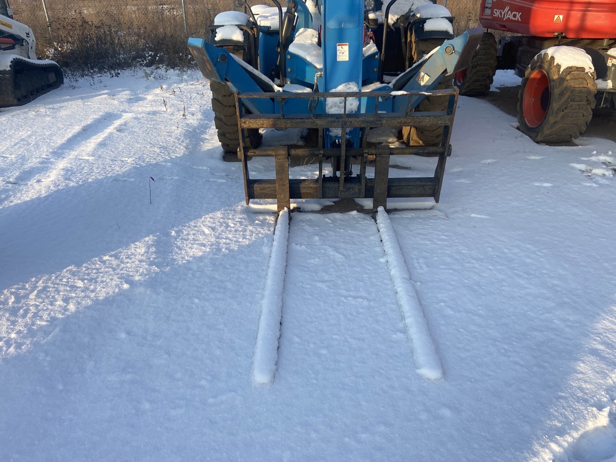 2020 Genie GTH-1056-4