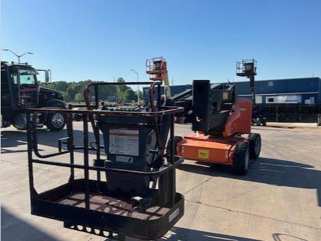 2015 JLG E450AJ