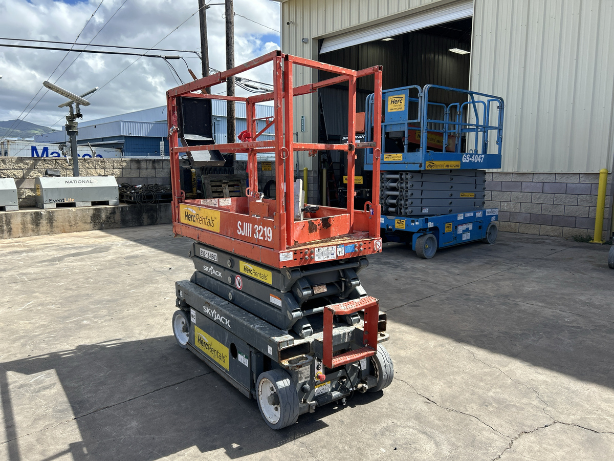 2017 Skyjack SJ3219