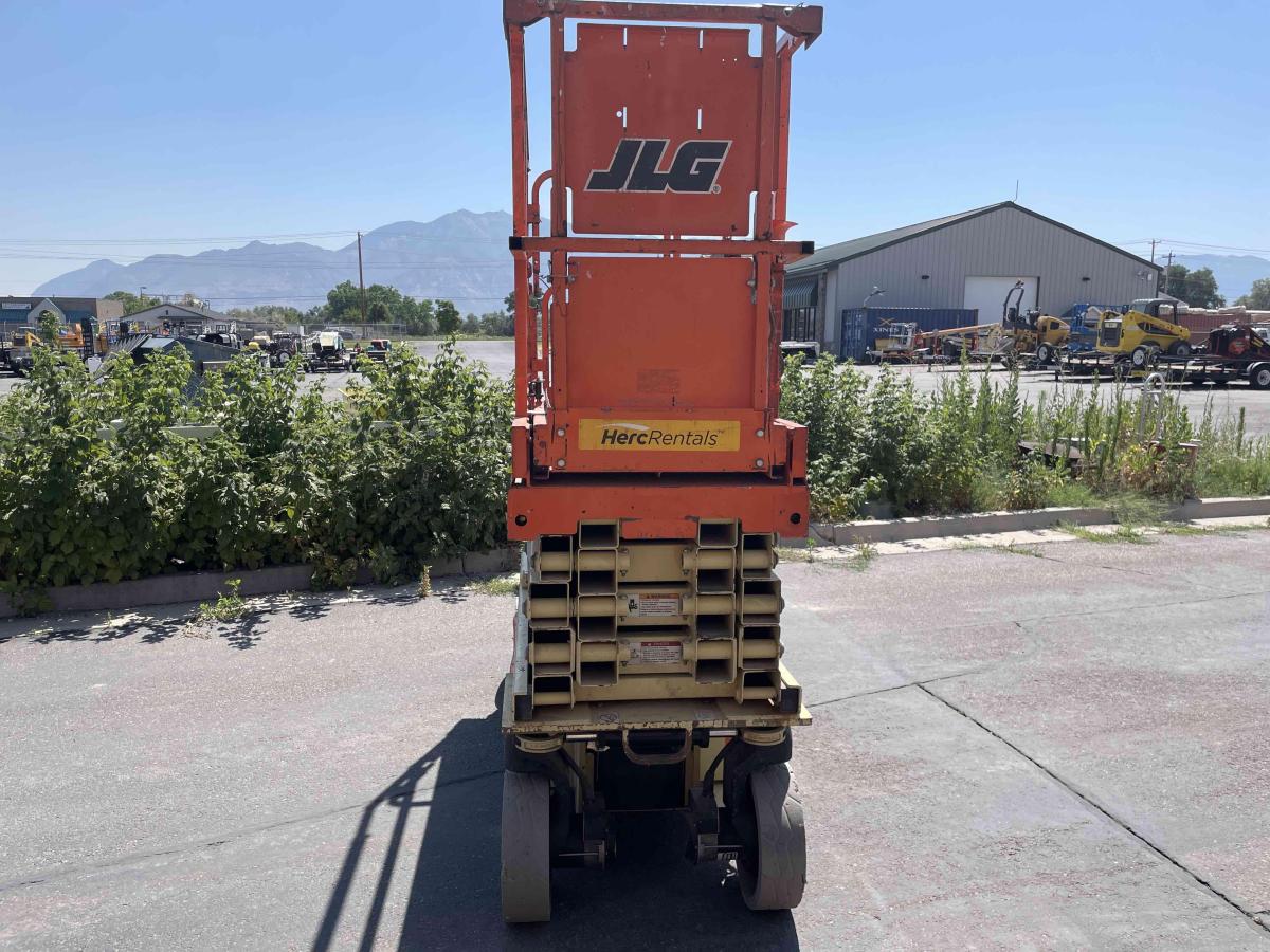 2017 JLG 2632ES