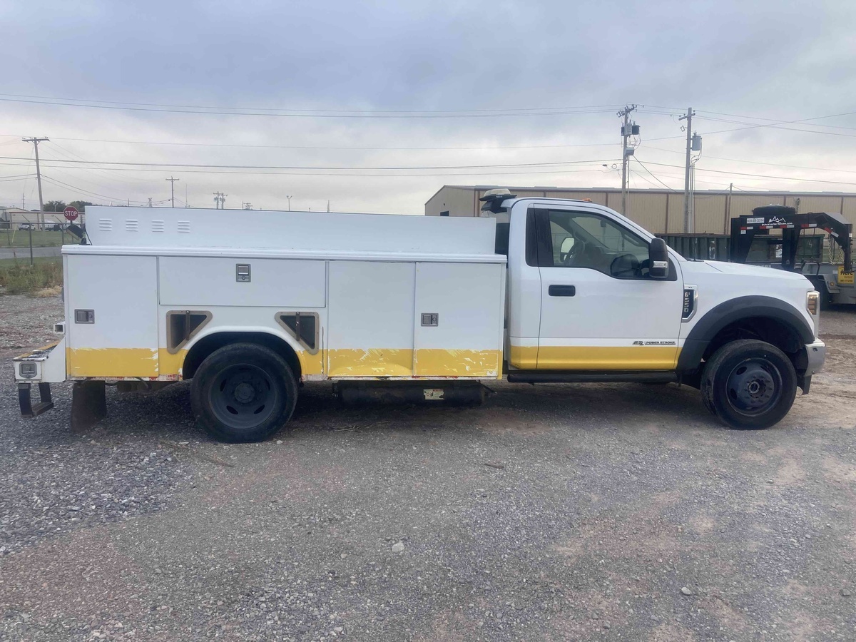 2019 Ford F550-3