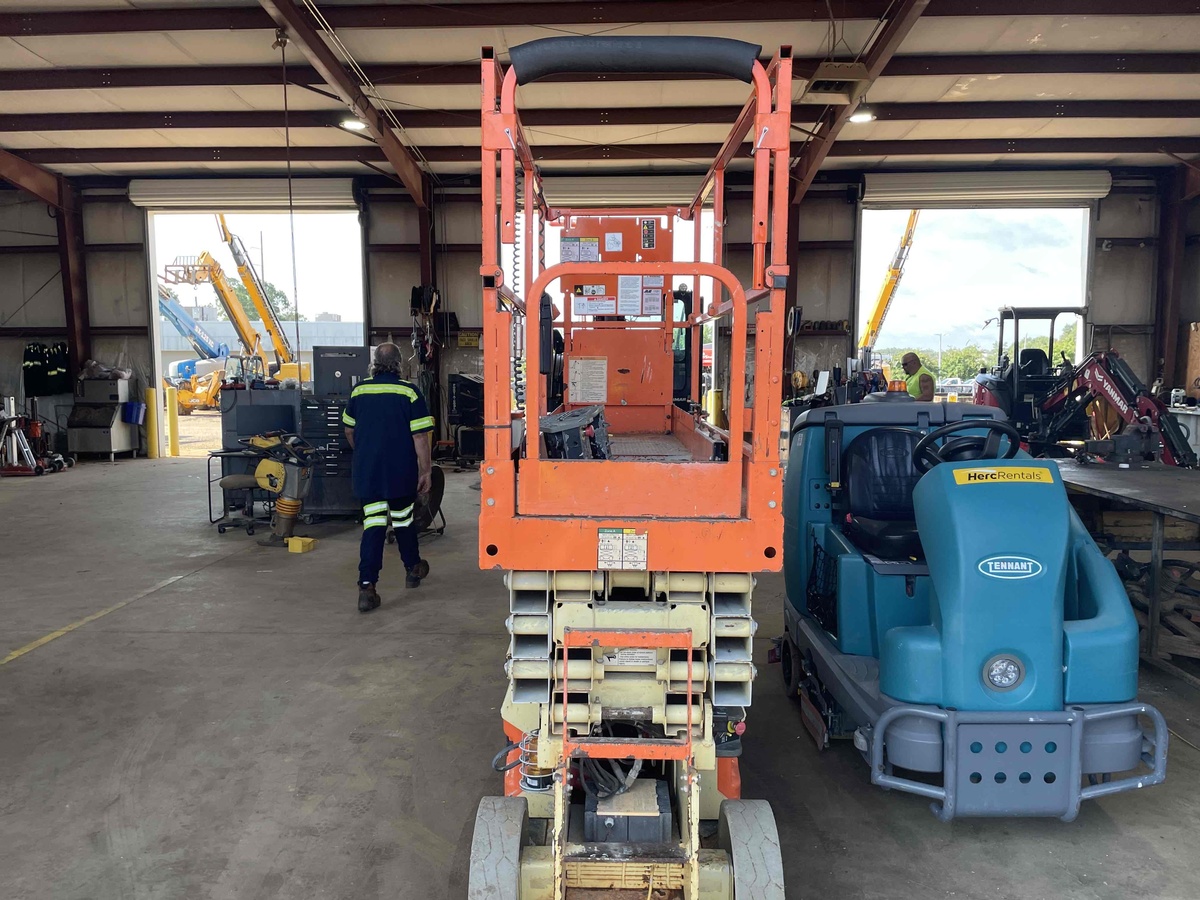 2018 JLG 2632ES-4