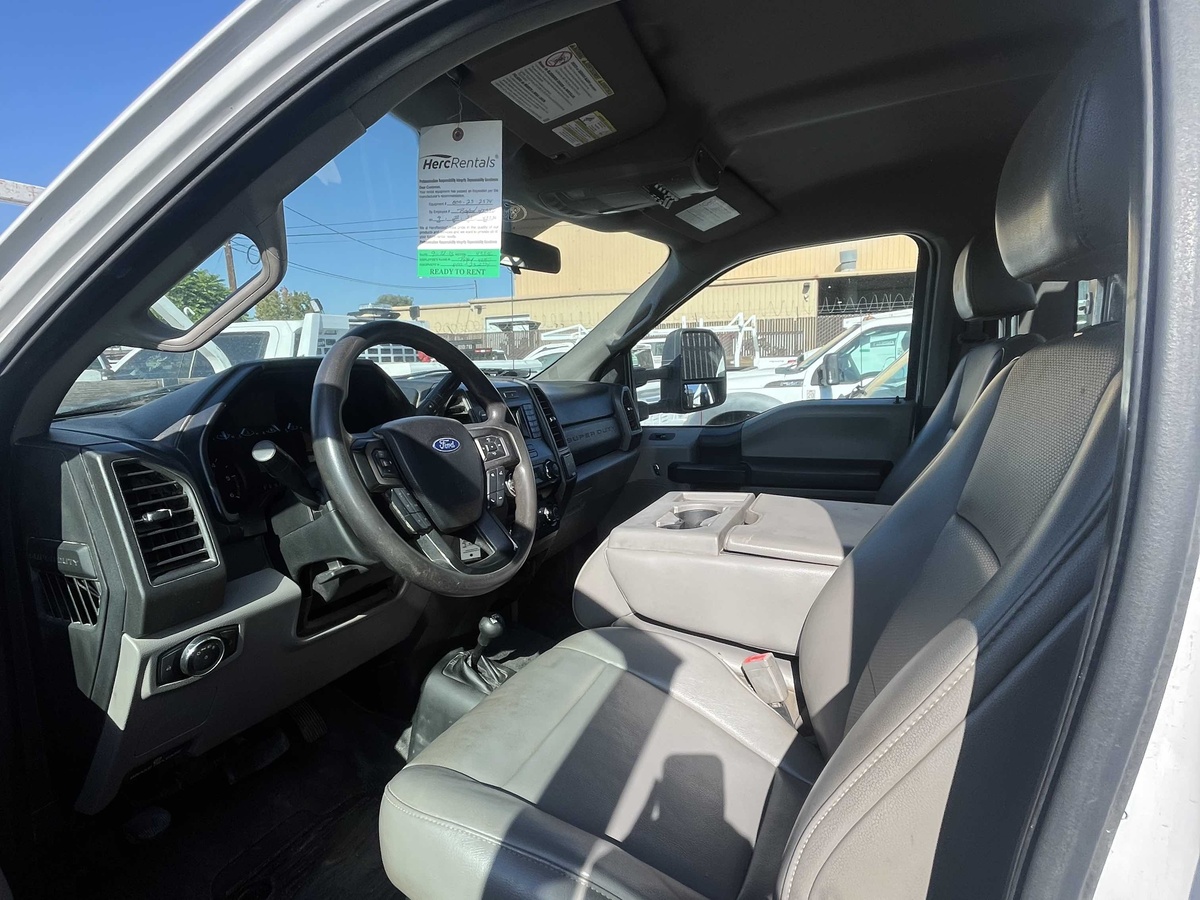 2019 Ford F550-5