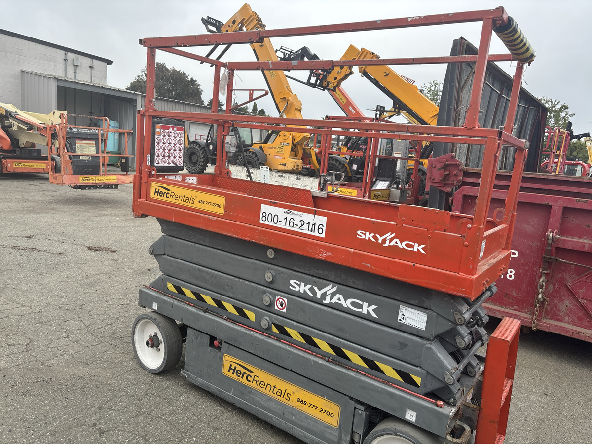 2017 Skyjack SJ3226-9