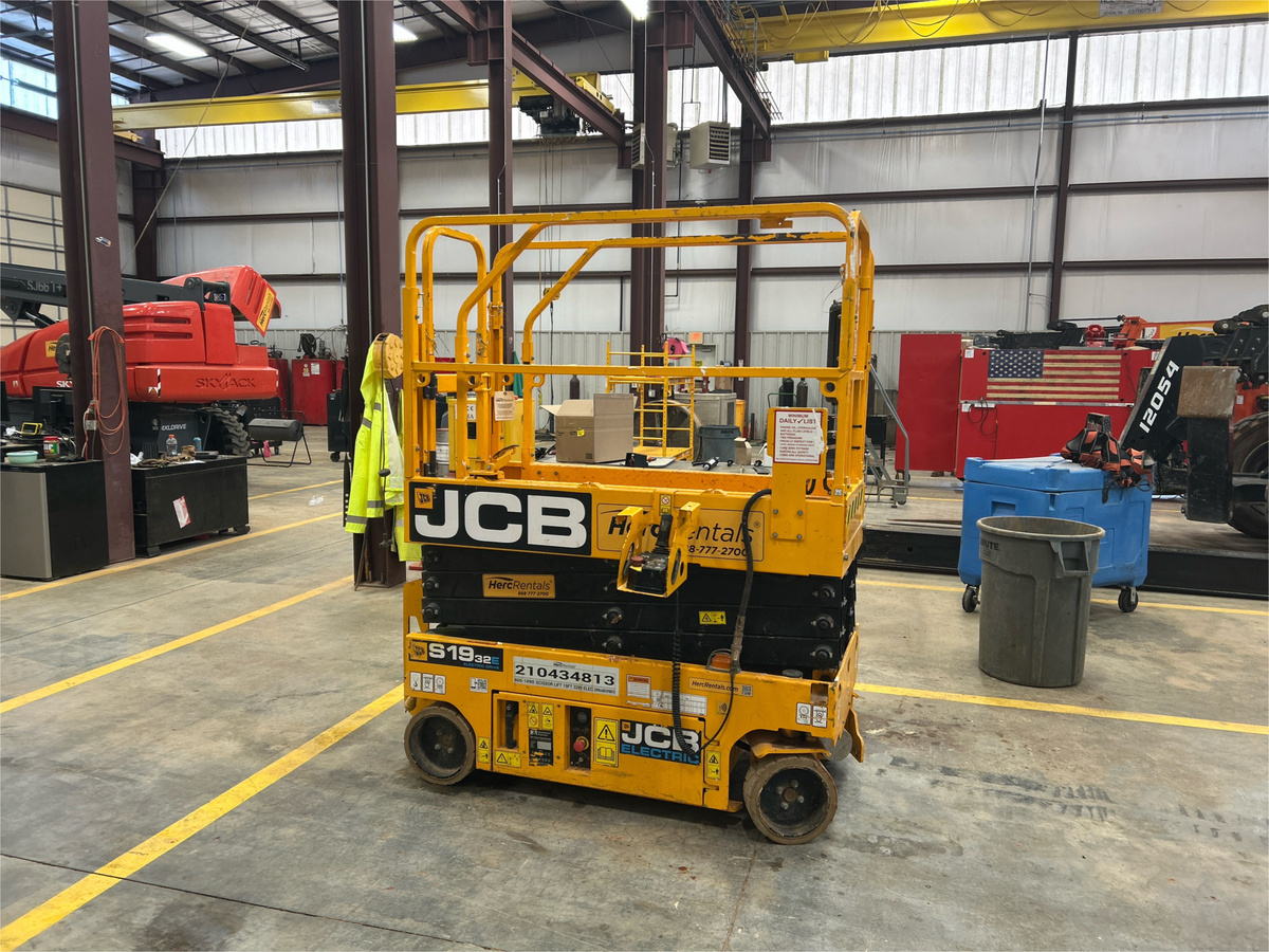 2024 JCB S1932E