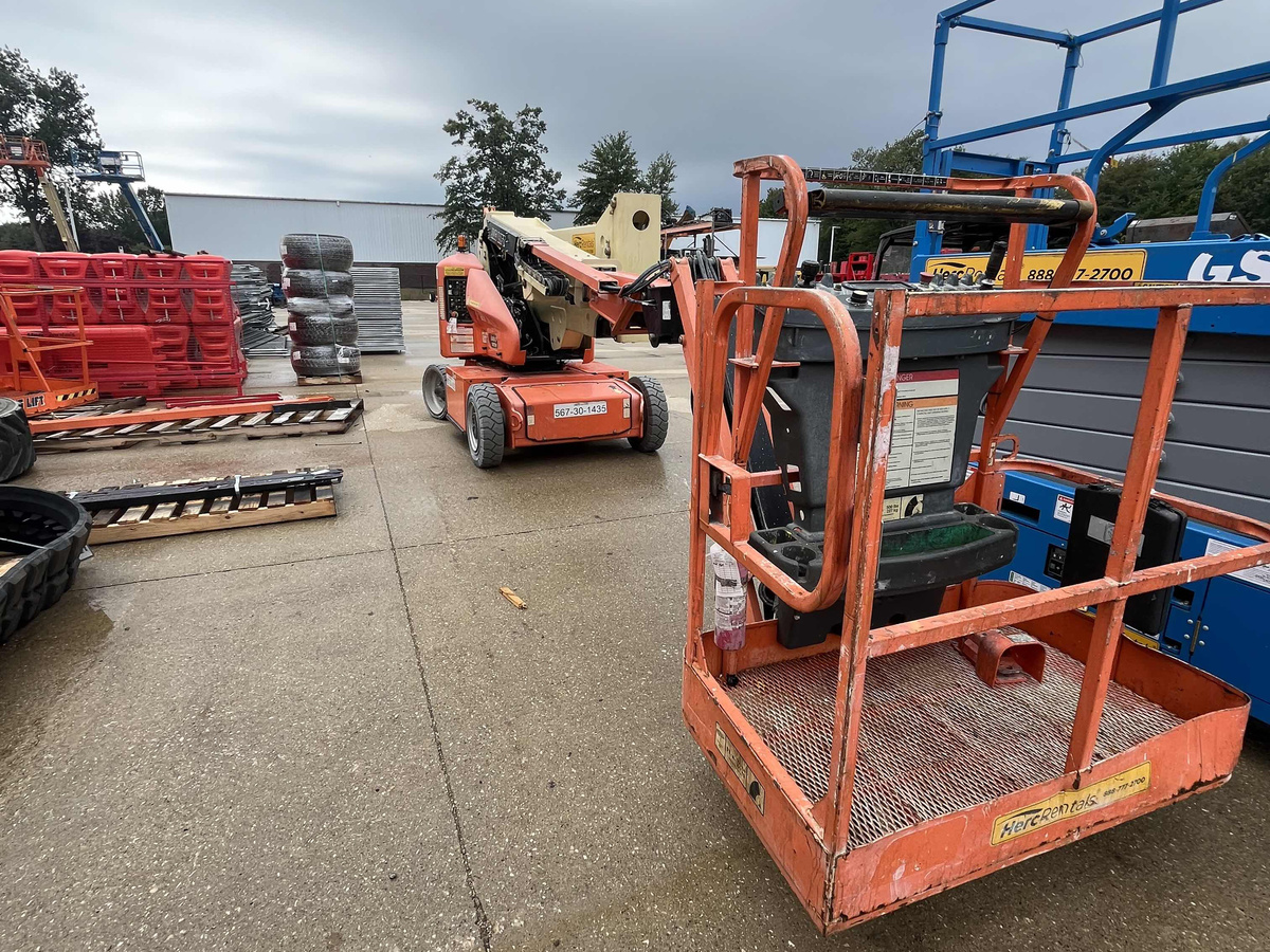 2018 JLG E400AJPN-5