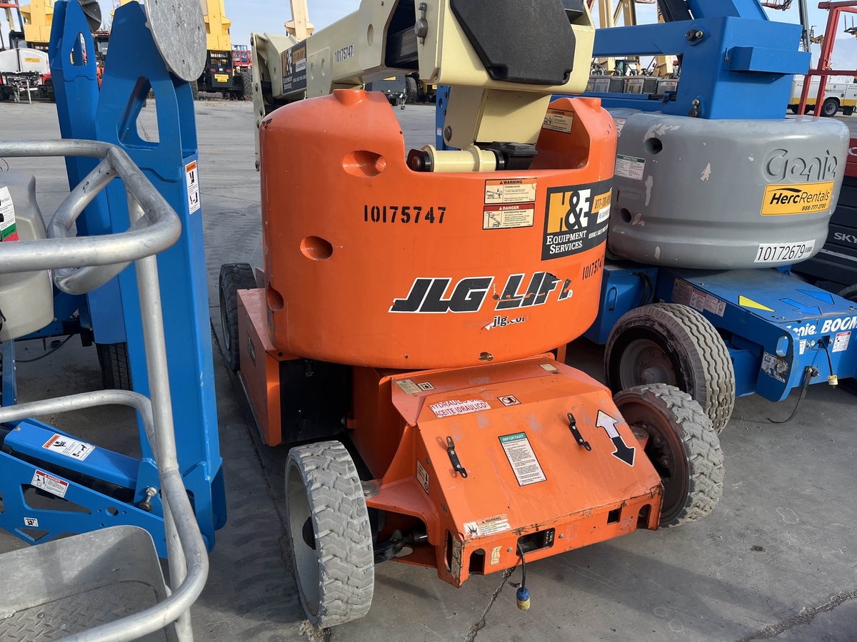 2015 JLG E400AJPN-5