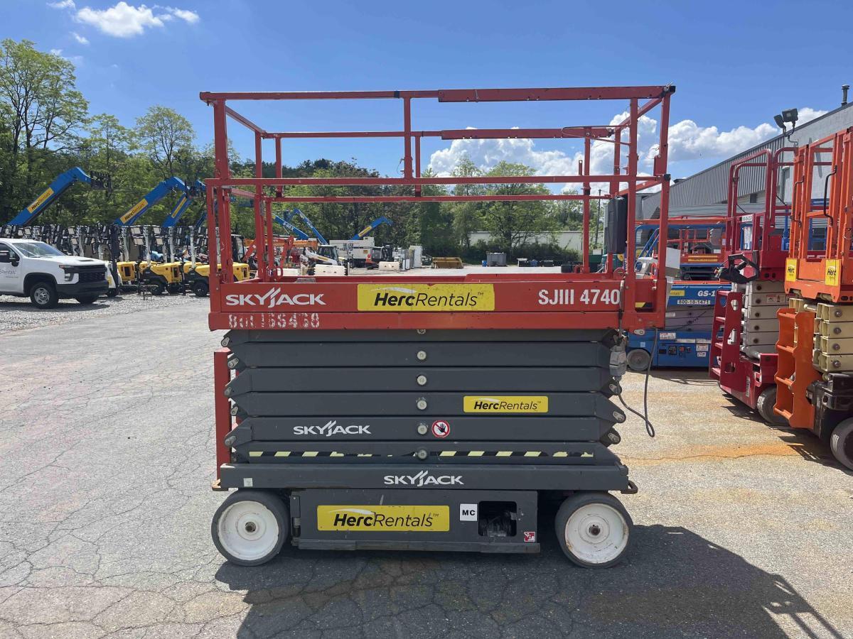 2017 Skyjack SJ4740