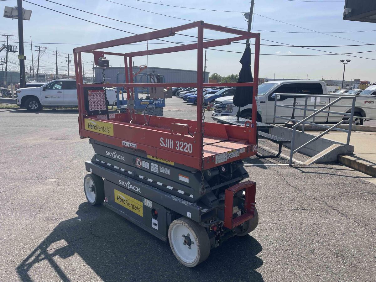 2017 Skyjack SJ-3220