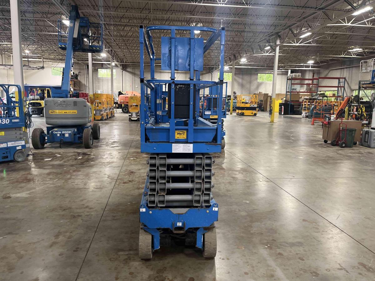 2016 Genie GS-3232