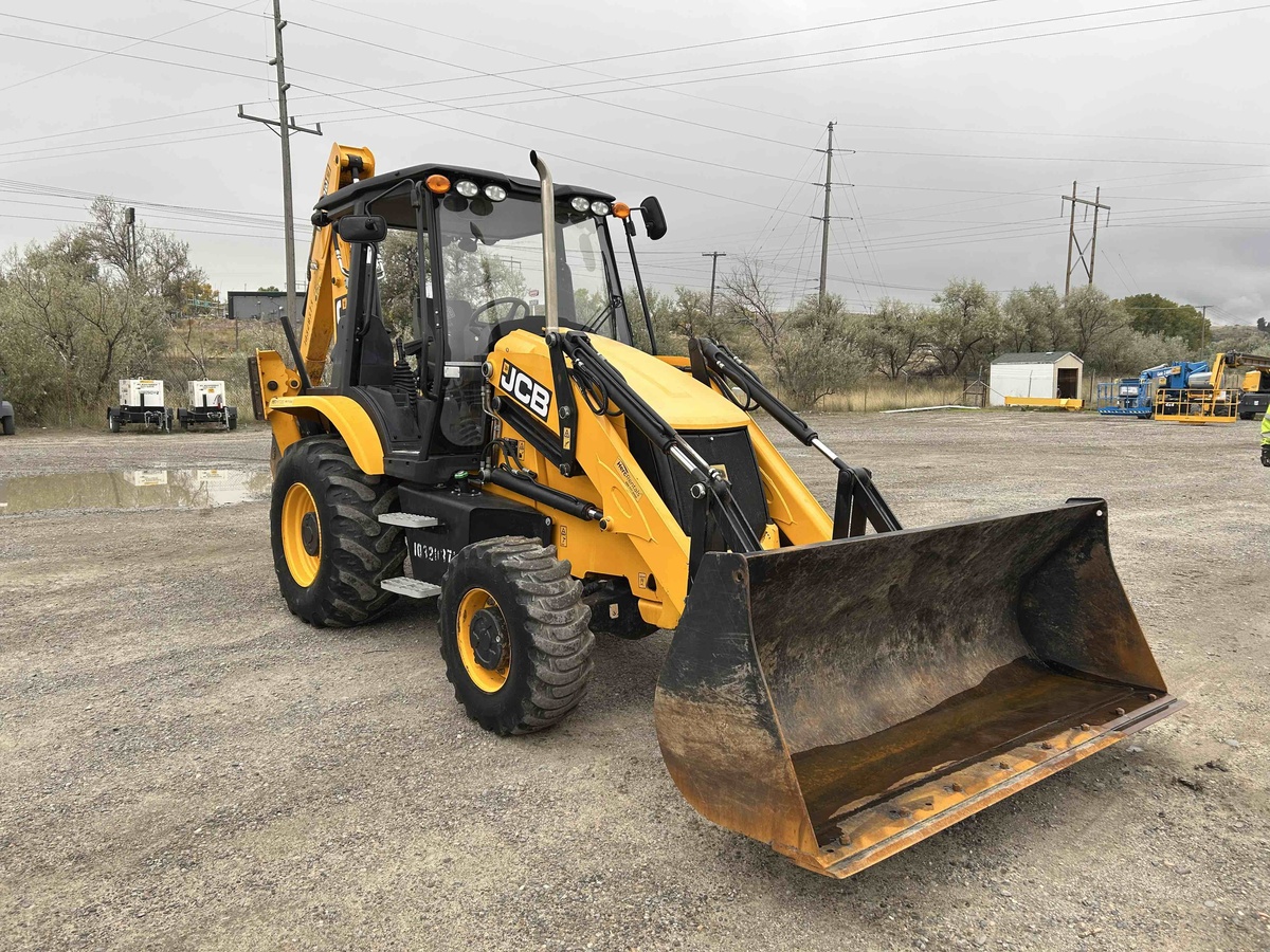 2022 JCB 3CX