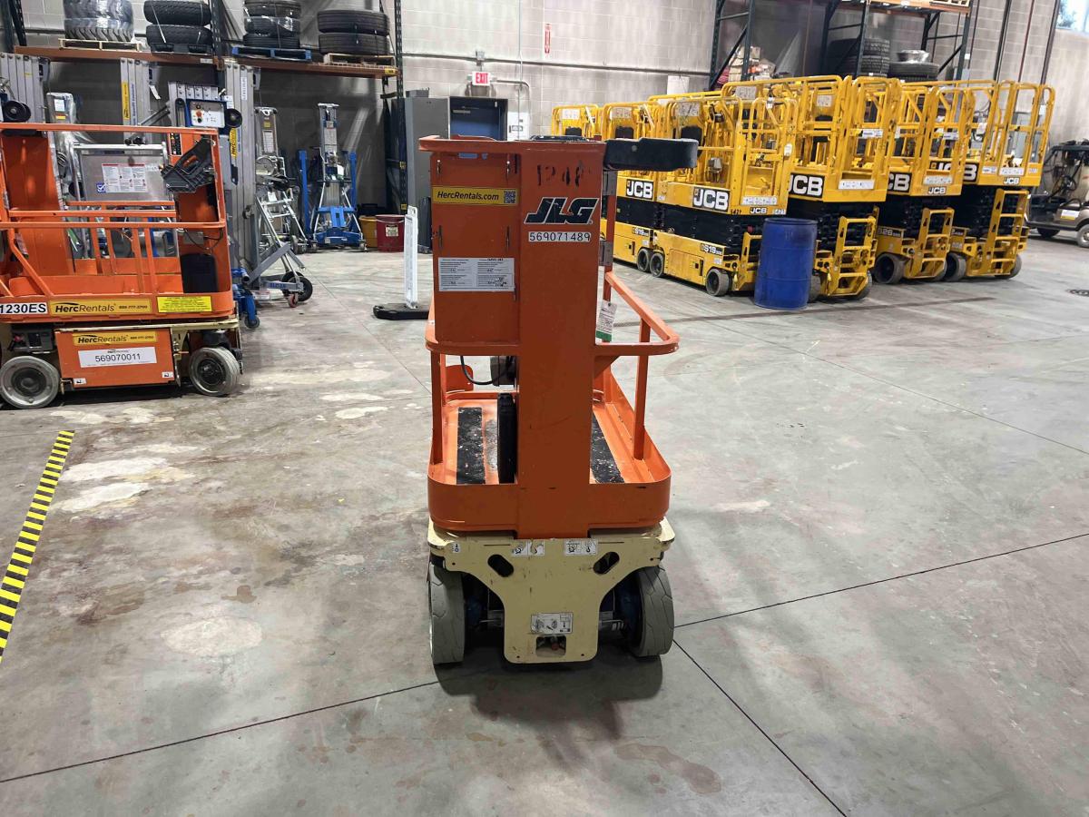 2017 JLG 1230ES