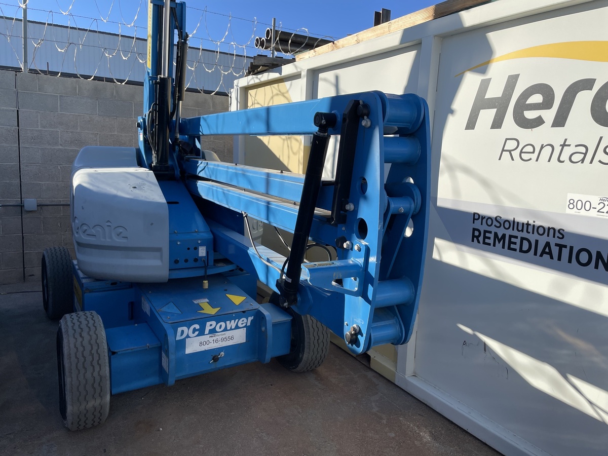 2017 Genie Z-45/25